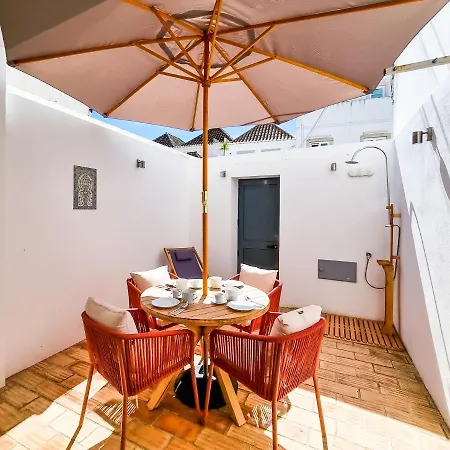 Flh Town House With Terrace & Rooftop Apartment *