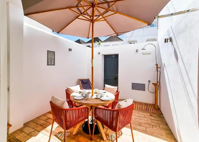 Flh Town House With Terrace & Rooftop شقة *